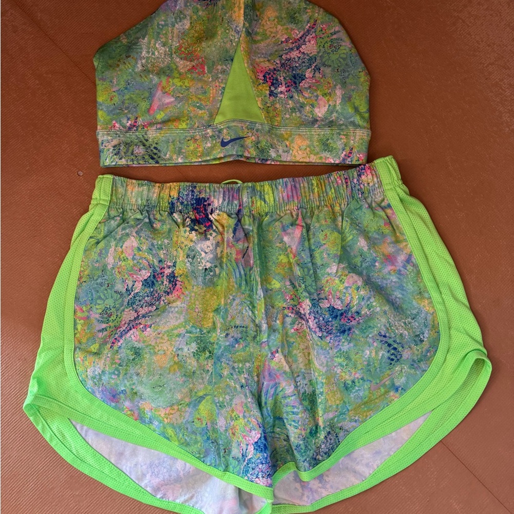 Size Small Nike set. EUC.